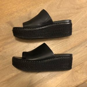 Firflop Black Wedges